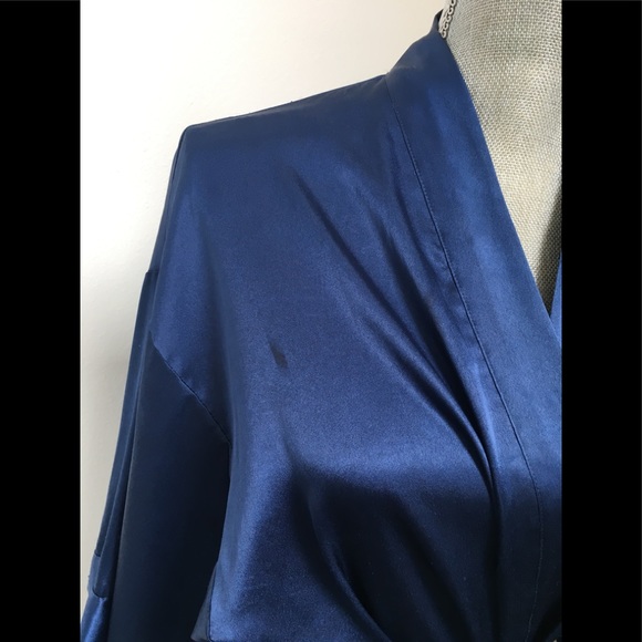Victoria’s Secret Navy Blue Satin Robe W/ Pockets - Picture 4 of 8